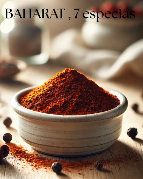 Baharat en un cuenco cerámico blanco sobre mesa de madera, especias de color marrón rojizo, estilo minimalista y luminoso.